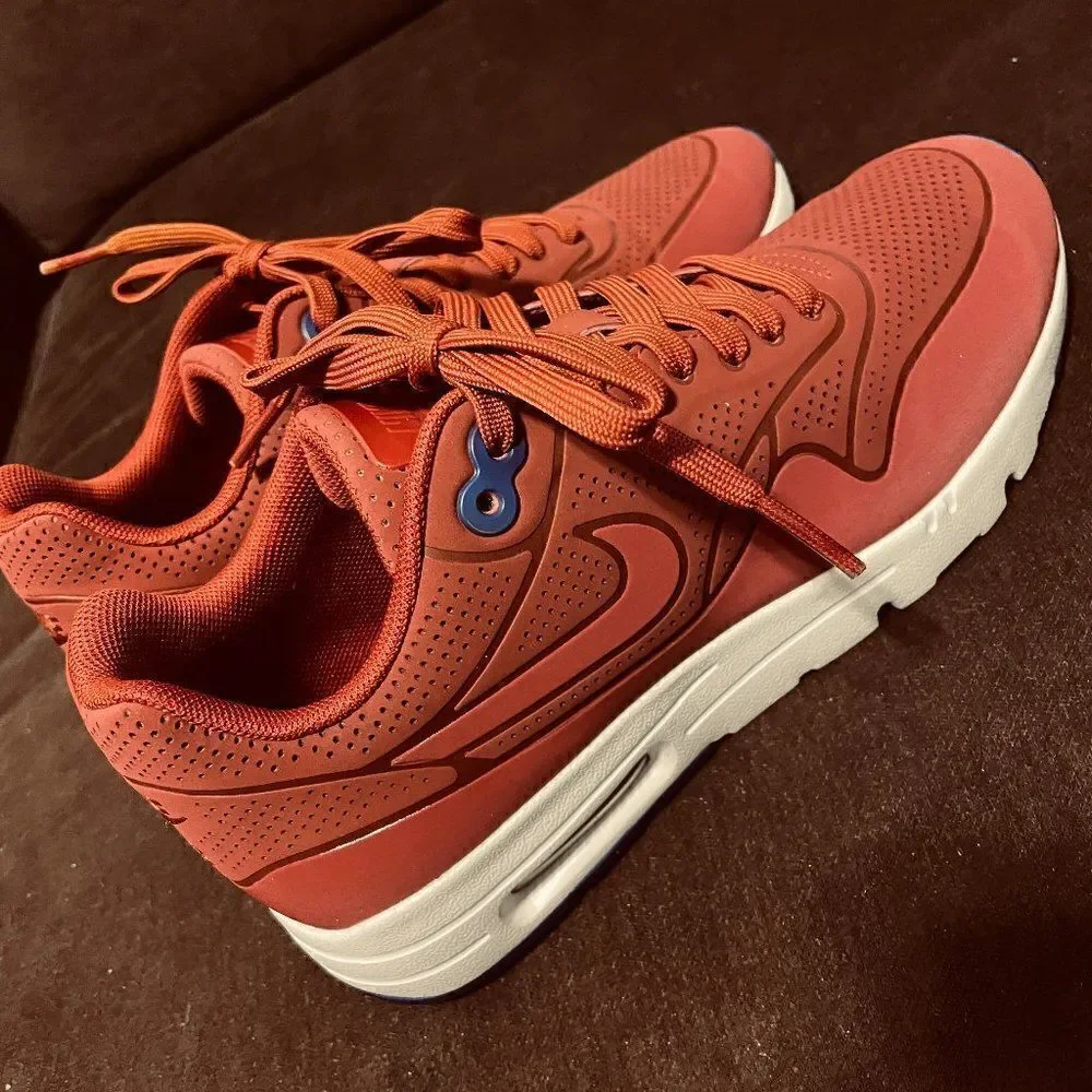 Nike wmns women